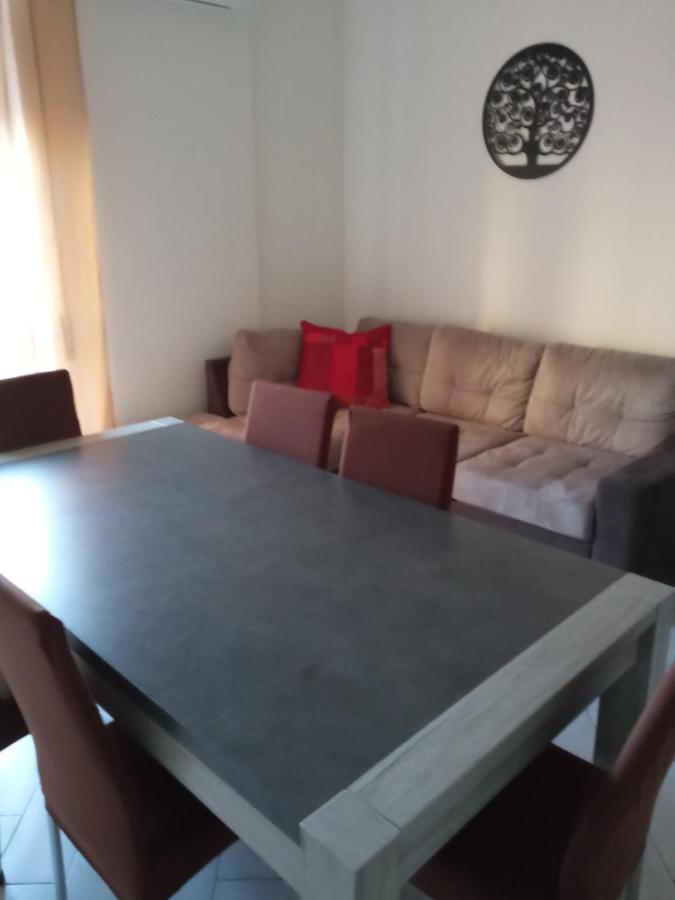 Family Apartment Brindisi Luaran gambar